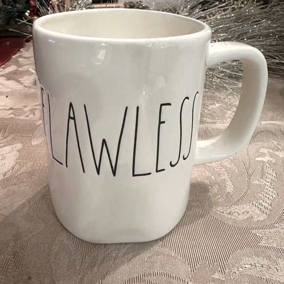 Rae Dunn Mug Flawless - Picture 1 of 2